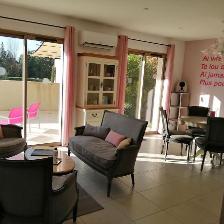 فيلا Le Cabanon De Laura LʼIsle-sur-la-Sorgue المظهر الخارجي الصورة